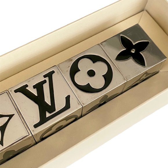 Auth LOUIS VUITTON Limited Edition Silver Magnetic Dice Cube Game Paper Weight - Picture 3 of 9